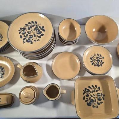 Pfaltzgraff Folk Art Dinnerware