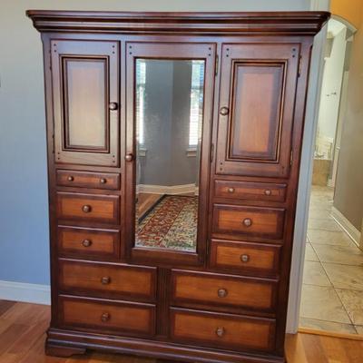 Sale Photo Thumbnail #3