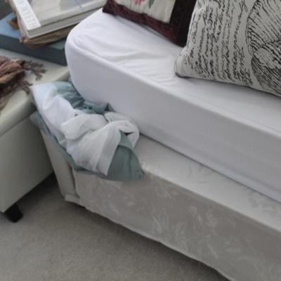 Sale Photo Thumbnail #134