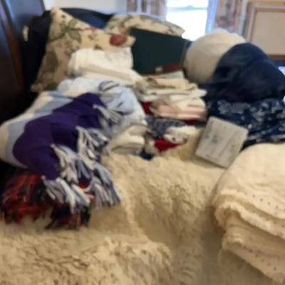 Queen Sheet Set, Cozy Throw Blankets & Table Linens Featuring Australian Sheepskin