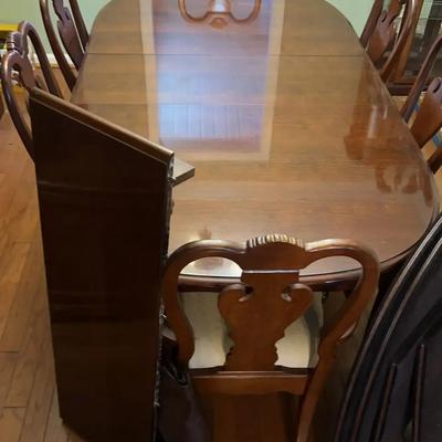 Dining Table With Six Chairs, Leaves & Protective Covers