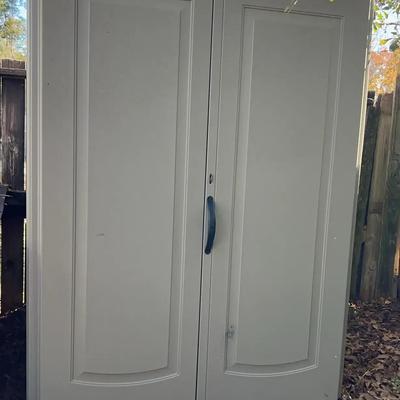 Large Rubbermaid Outdoor Storage Shed – 55"W x 52"D x 76"H