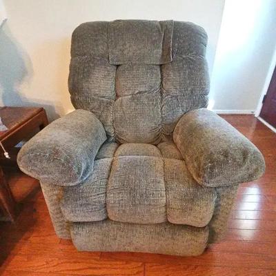 La-Z-Boy Plush Oversized Recliner