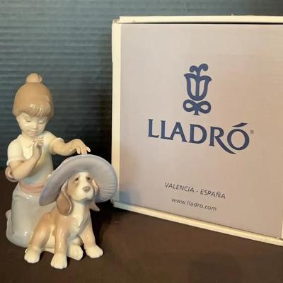 Lladro #010.06862 “An Elegant Touch” With Original Box