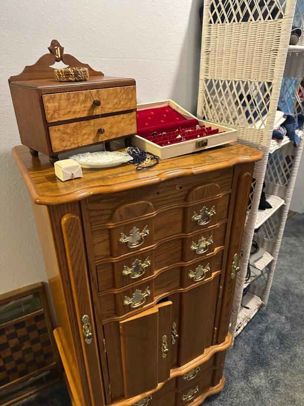 Sale Photo Thumbnail #18