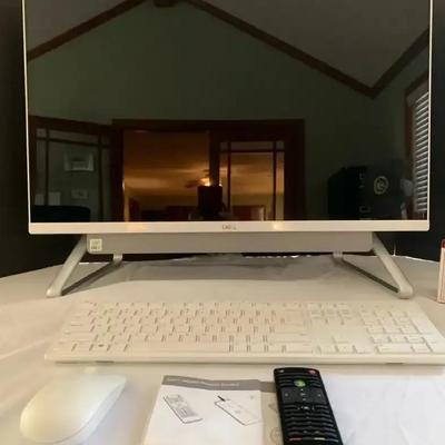 Dell Inspiron 27” 7790 All-In-One Computer With Touch Display, Keyboard, Mouse & Remote