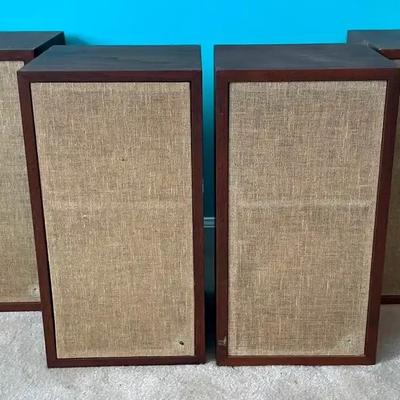 Set of Four AR-4x Vintage Acoustic Research Speakers in Walnut