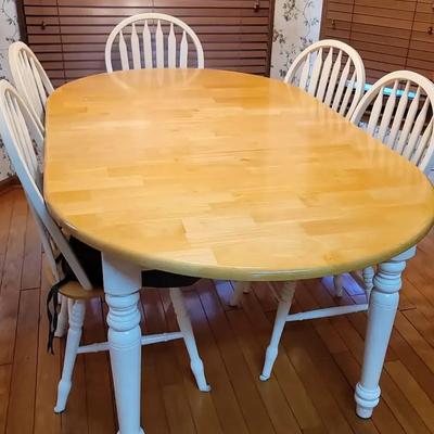 Classic Country Pine Dining Table with Leaf & Five White Slatted-Back Chairs