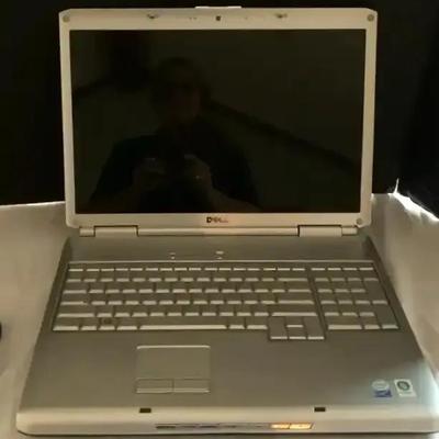 Dell Inspiron 17" Laptop Model PP22X With Intel Core 2 Duo