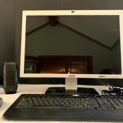 Dell 22" Flat Panel Monitor With Keyboard, Mouse, Logitech Speakers & Webcam