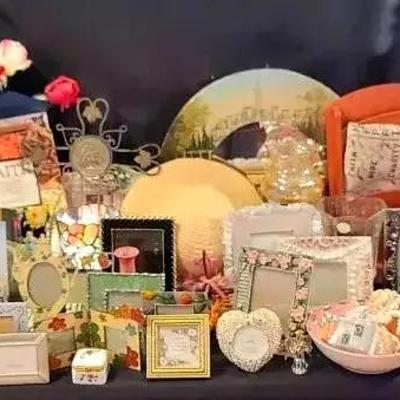 Decorative Frames & Home Accents Collection, featuring Polish Lead Crystal Vase