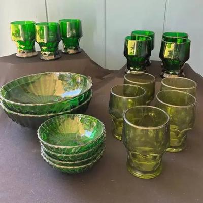 Sa107 vintage green glassware