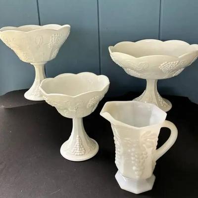 Sa117 vintage milk glass, pedestal bowls & pitcher