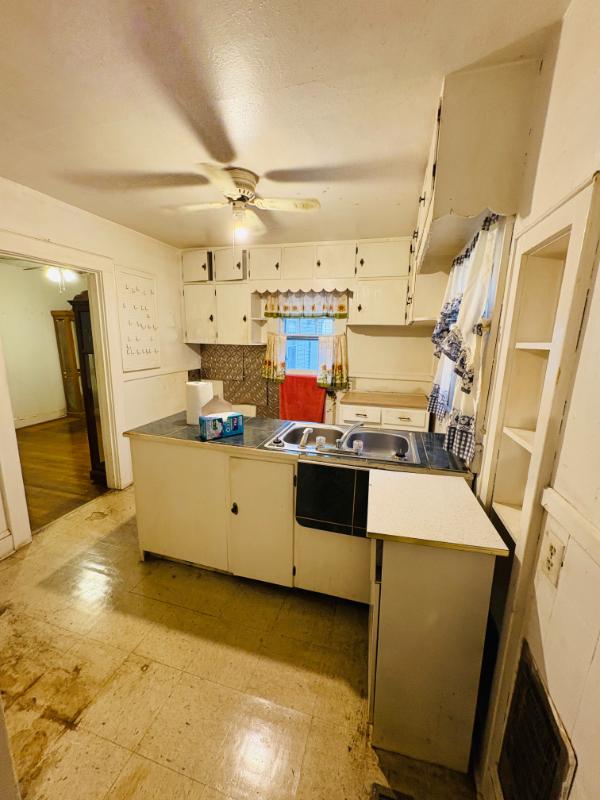 Sale Photo Thumbnail #6