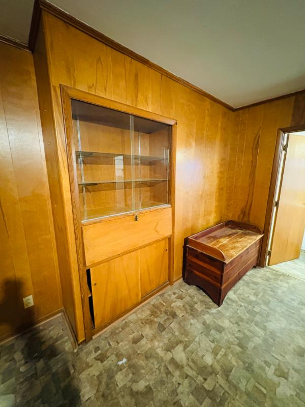 Sale Photo Thumbnail #9