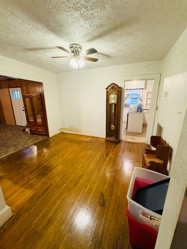 Sale Photo Thumbnail #7