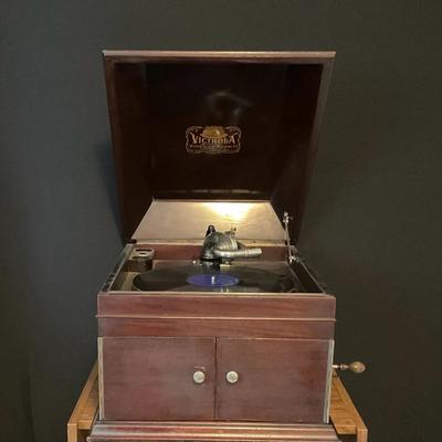 Antique Victor Victrola