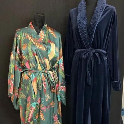 Vintage Women’s Robe Set