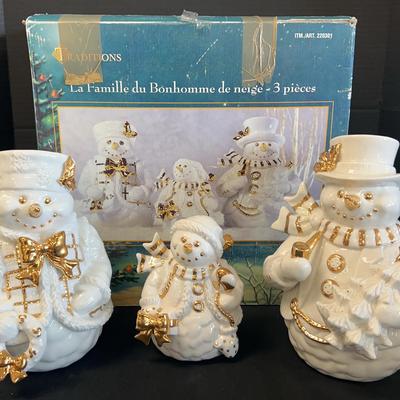Vintage 3 Piece Porcelain Snowman Family