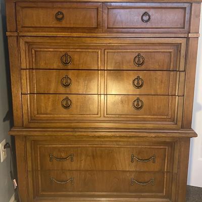 Thomasville Chest Of Drawers