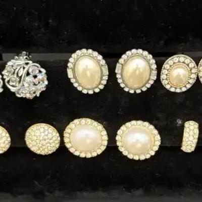 Huge Lot Of Gorgeous Clip On Earrings Silver & Gold Toned with Assorted Stones
