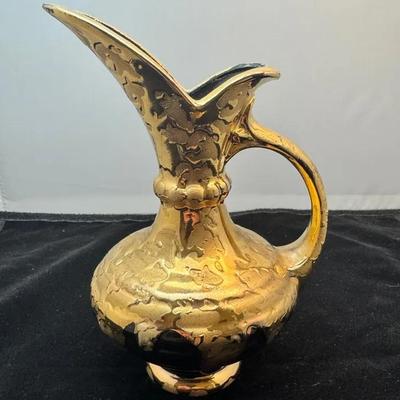 Savoy China 24kt Weeping Gold Finish, Over Black base