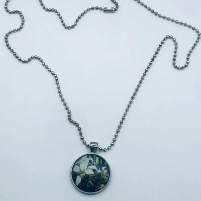 Stunning Glass Circular Pendant Necklace