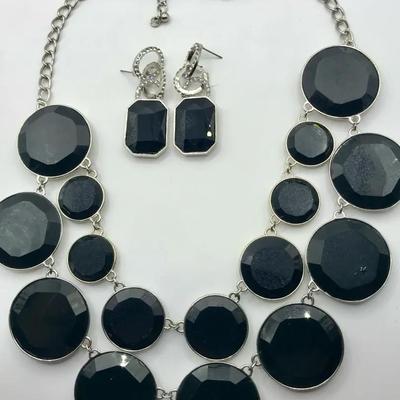 Black Geometric Necklace And Earrings 