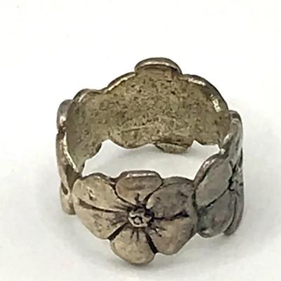 Silver Tone Flower Ring with Two Blossoms On The Band Size 7.5