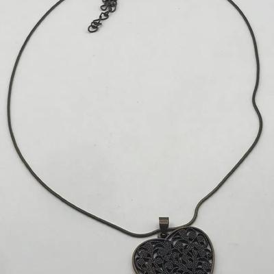 Filigree Heart Pendant Necklace