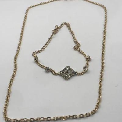 Gold Tone Necklace And Bracelet 