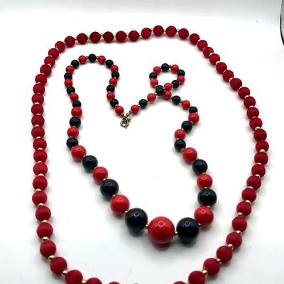 Red Black Beaded Necklaces