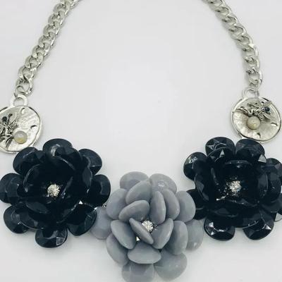 Silver Tone Chain Necklace With Black And Gray Rhinestone Flower Pendants 16”