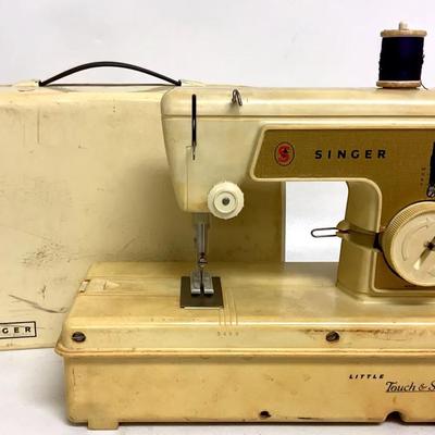 “Singer” Little Touch & Sew Machine 