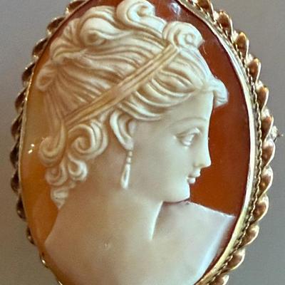 14K Yellow Gold Antique Hand Carved Cameo Pendant Pin - Total Weight 8.44 Grams