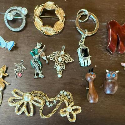 Vintage Pins Wood Cats, Cathe, Gold Tone Cat, Enamel, Butterflies, Faux Pearls