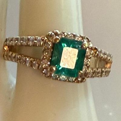 Vintage 14k Gold -Diamond & Emerald Ring Size 5.75 - Weight 4.5 Grams
