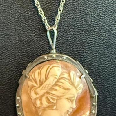 Antique 800 Silver Carved Shell Cameo With Sterling Silver 20 Inch Chain - 5.95 Grams