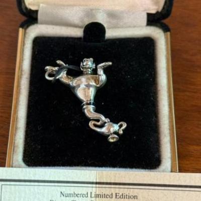 Disney Store 1993 Sterling Silver Limited Edition Genie & Lamp Charm Number 2371 Of 8000