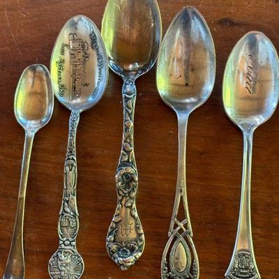 (5) Antique Sterling Silver Souvenir & Regular Spoons - Total Weight 89.91 Grams