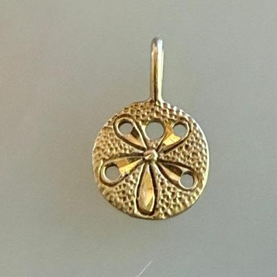 14k Yellow Gold Small Sand Dollar Pendant - 1.0 Gram Weight
