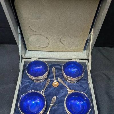 Sale Photo Thumbnail #62: Vintage Cobalt Blue & Silver Plate Salt Cellar Set in Original Case – 4 Bowls + 4 Spoons