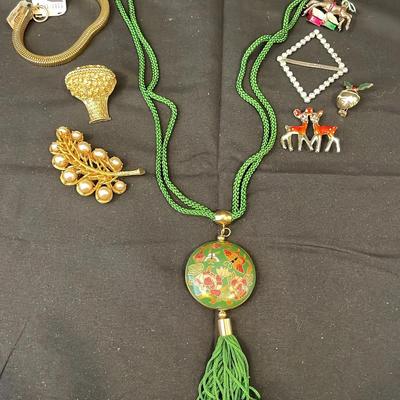 Sale Photo Thumbnail #20: Faux Jewelry 