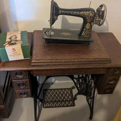Sale Photo Thumbnail #59: Antique Singer Treadle Sewing Machine & Cabinet – Ornate Early 1900s