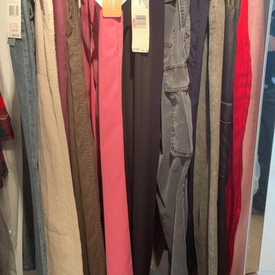 Sale Photo Thumbnail #74: Mystery Lot Of Womans Pants - Lot 2. DKNY, Calvin Klein, Kate Hill and more. 