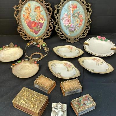 Sale Photo Thumbnail #32: Vintage Wall Hangings, Matchboxes & Shell Holders