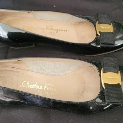 Sale Photo Thumbnail #53: Salvatore Ferragamo Black Vara Bow Patent Leather Flats