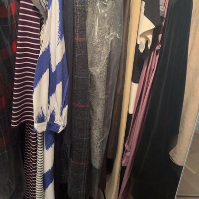 Sale Photo Thumbnail #68: Womans Mystery Lof Of Clothing 