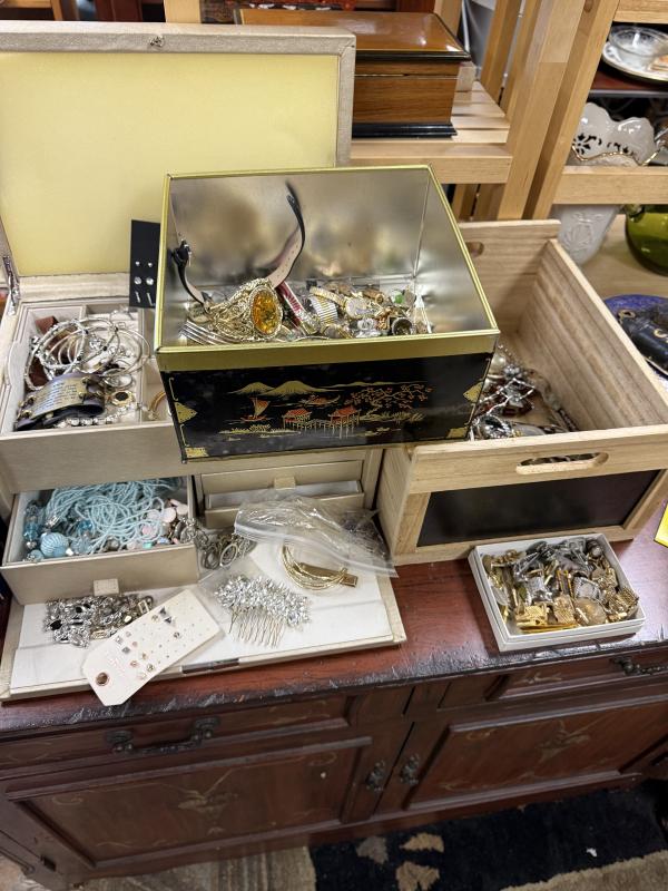 Sale Photo Thumbnail #8