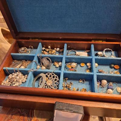 Sale Photo Thumbnail #24